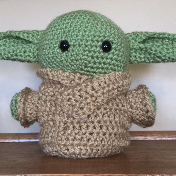 Crochet Baby Yoda - Picture 7 of 8